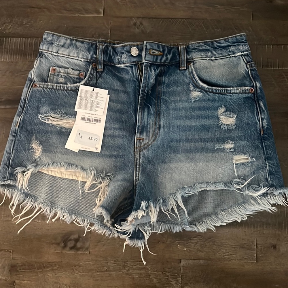 Zara size 6 Jean shorts